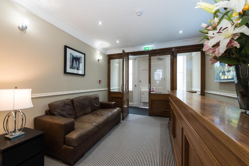 Royal Princes Suites room 5